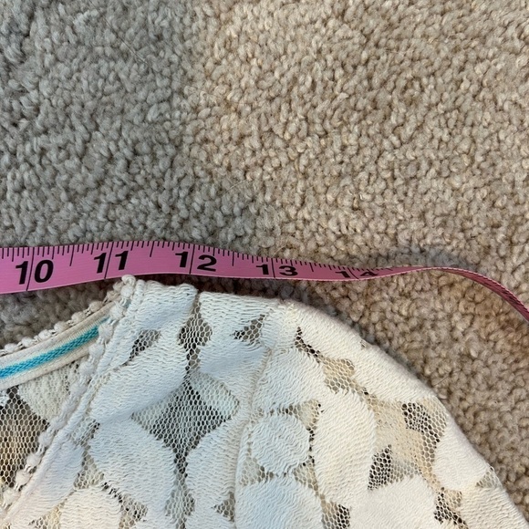 Akemi & Kin Women’s Anthropologie Blouse Size Medium - Picture 6 of 9